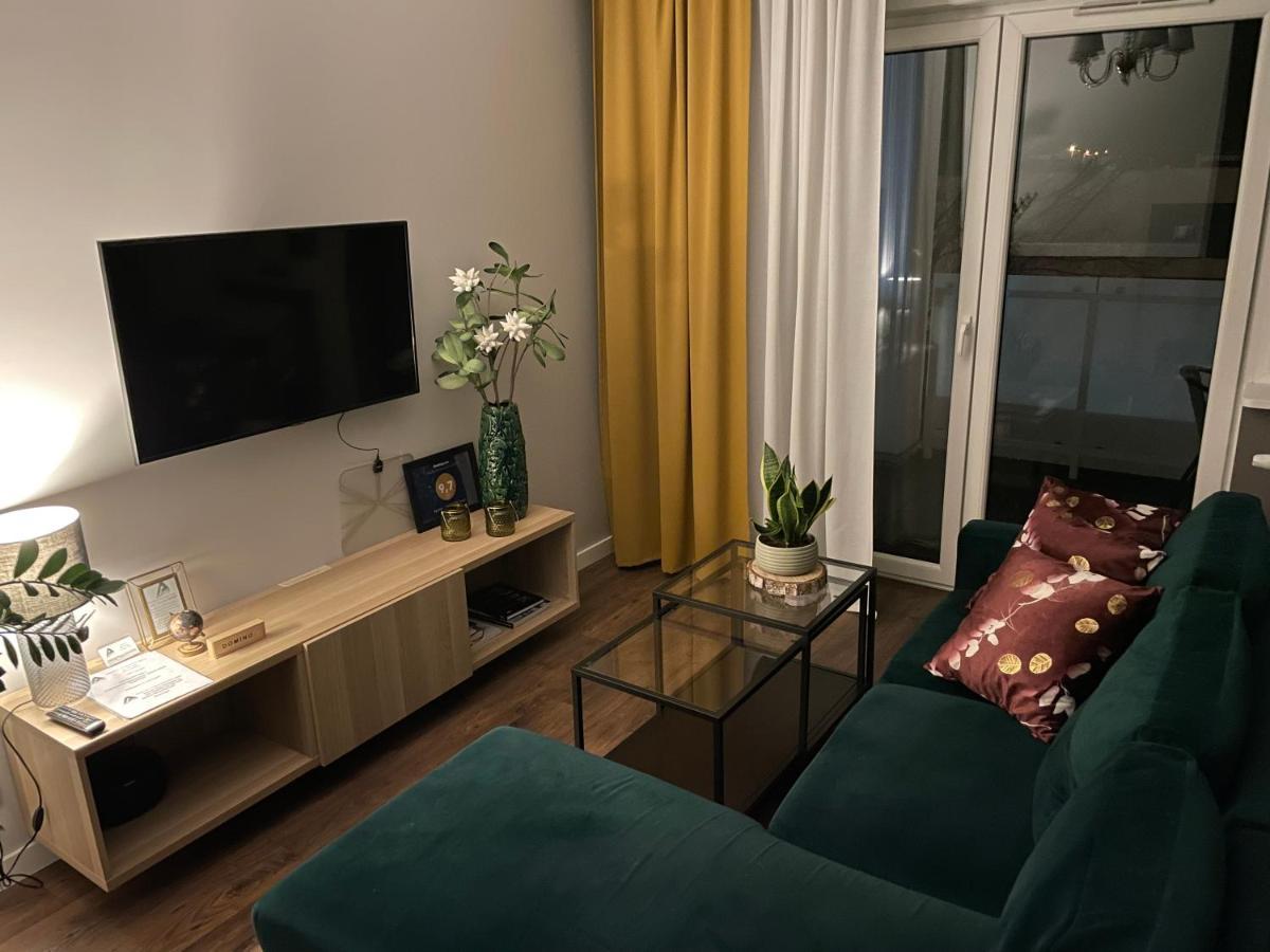 Apartament Resort Chelmonskiego シレーム エクステリア 写真