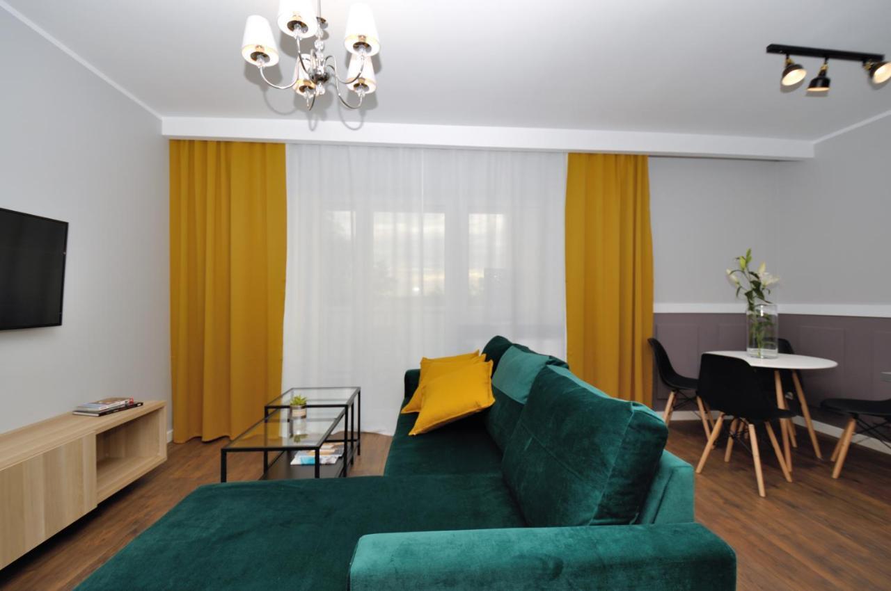 Apartament Resort Chelmonskiego シレーム エクステリア 写真